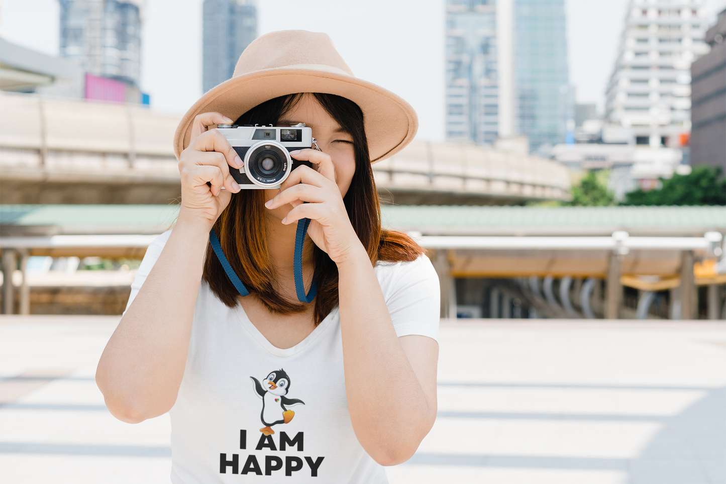 I AM HAPPY (Penguin) - V-Neck Tee